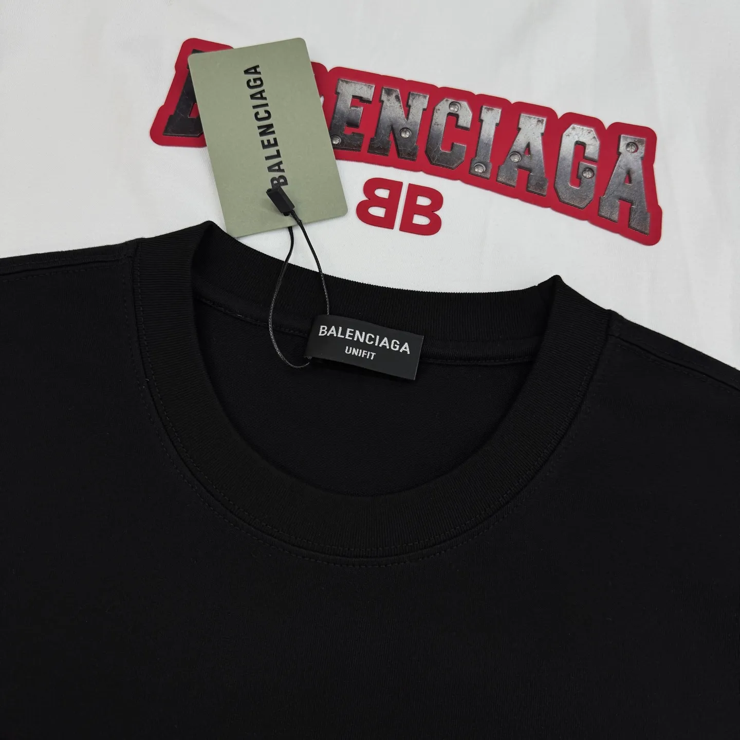 ⚜️ Balenciaga New Arrival T . Same Style❤️ +Red ， ！Silver ， ，BB ✨ Quality 280g ， Breathable， 。Balenciaga ， ， ！🔥 ！ ：Black.White.Dark Gray.Sizes：S-3XL ‼️（175/145 L）